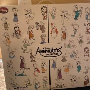 Disney Animators’ collection of 15 dolls NWT Carrying case
